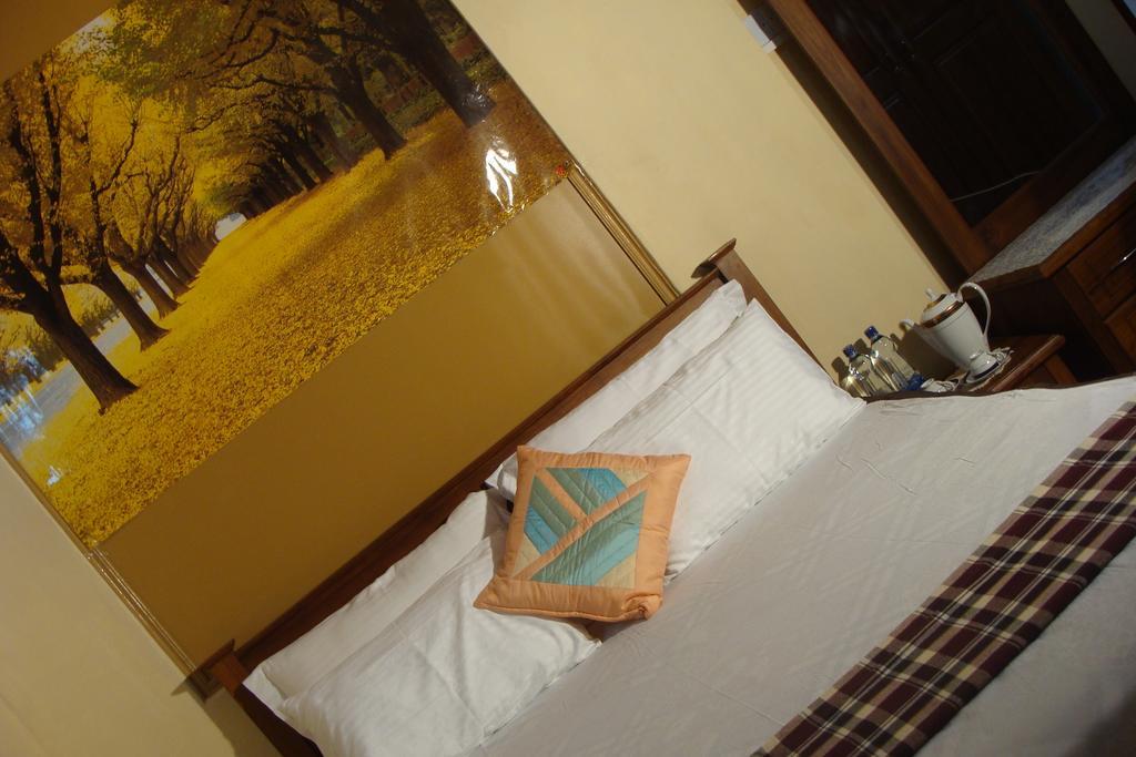 Sugandi Inn Kochchikade エクステリア 写真
