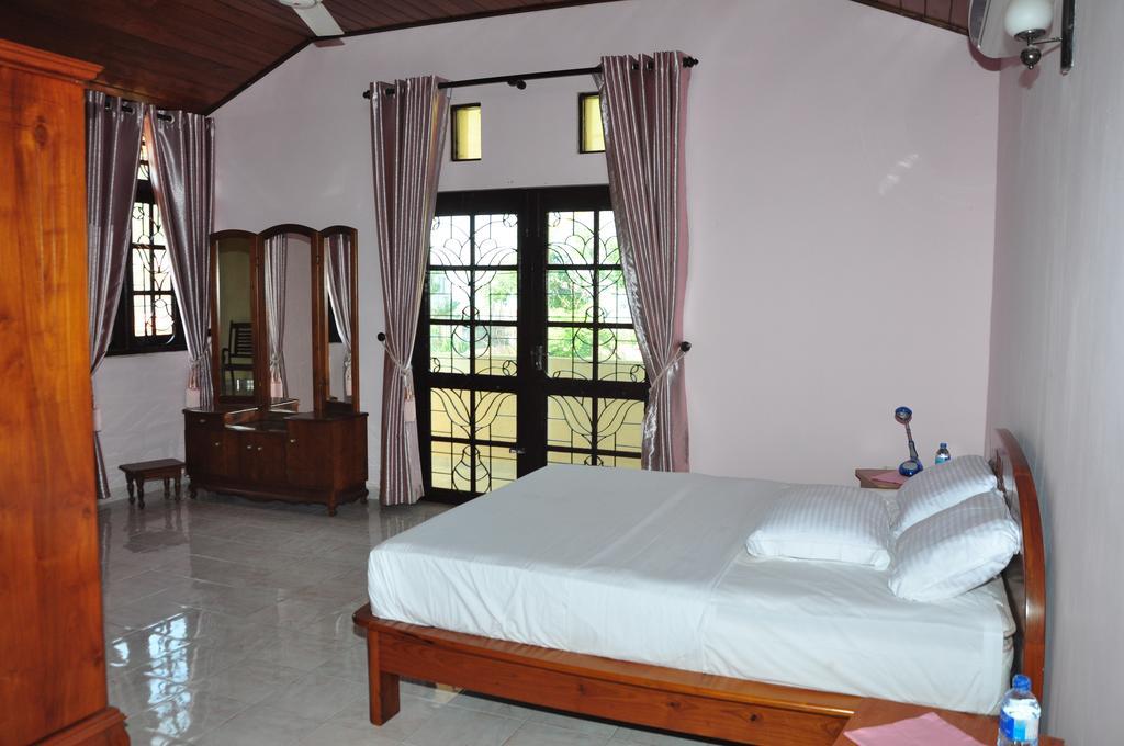 Sugandi Inn Kochchikade エクステリア 写真