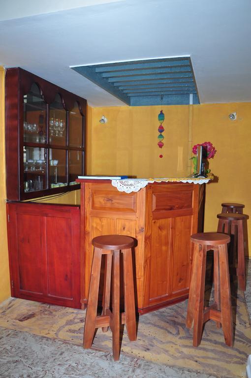 Sugandi Inn Kochchikade エクステリア 写真