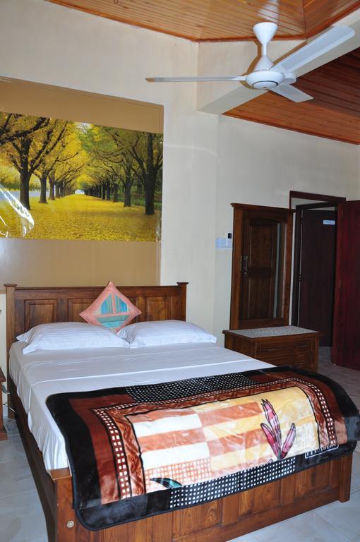 Sugandi Inn Kochchikade エクステリア 写真
