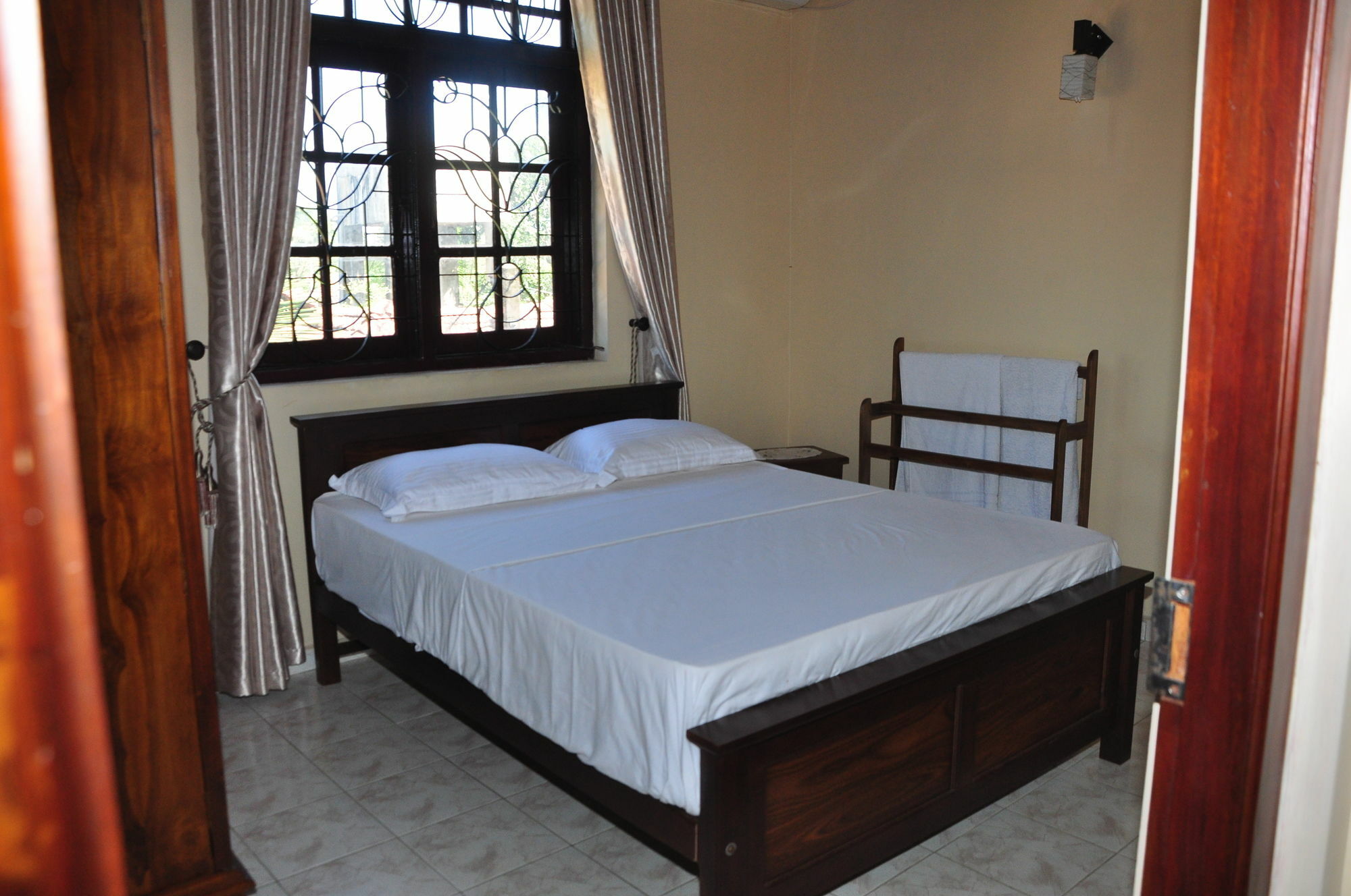 Sugandi Inn Kochchikade エクステリア 写真